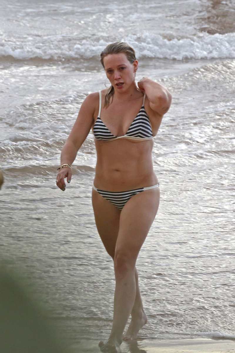 Buff Enough Hilary Duff Sizzles On Maui Beach National Enquirer