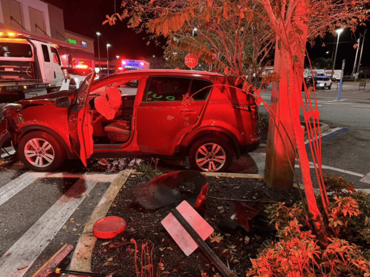 4 Injured After Driver Crashes Into Florida Publix, Striking Pedestrian