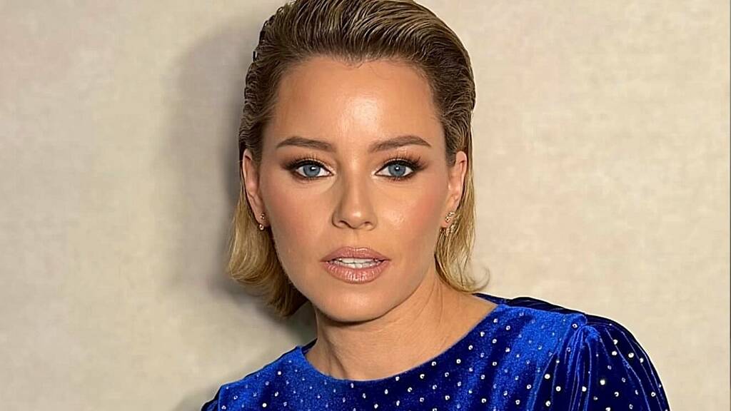 Elizabeth Banks Turns Heads in Velvet and Bold Prints During Dubai Visit:  'A Moment For This Glam'